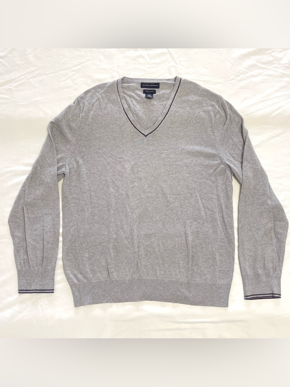 Luxury Blend Banana Republic V-Neck Long Sleeve Sweater Shirt Men’s Large